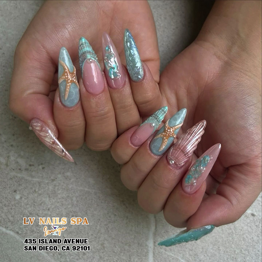 Trending July Nail Ideas
